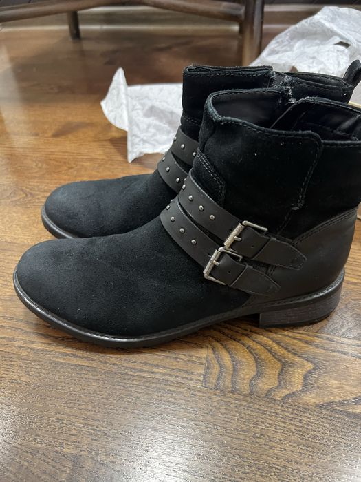 Кросівки massimo dutti, чоботи із замші clarks 42 р.