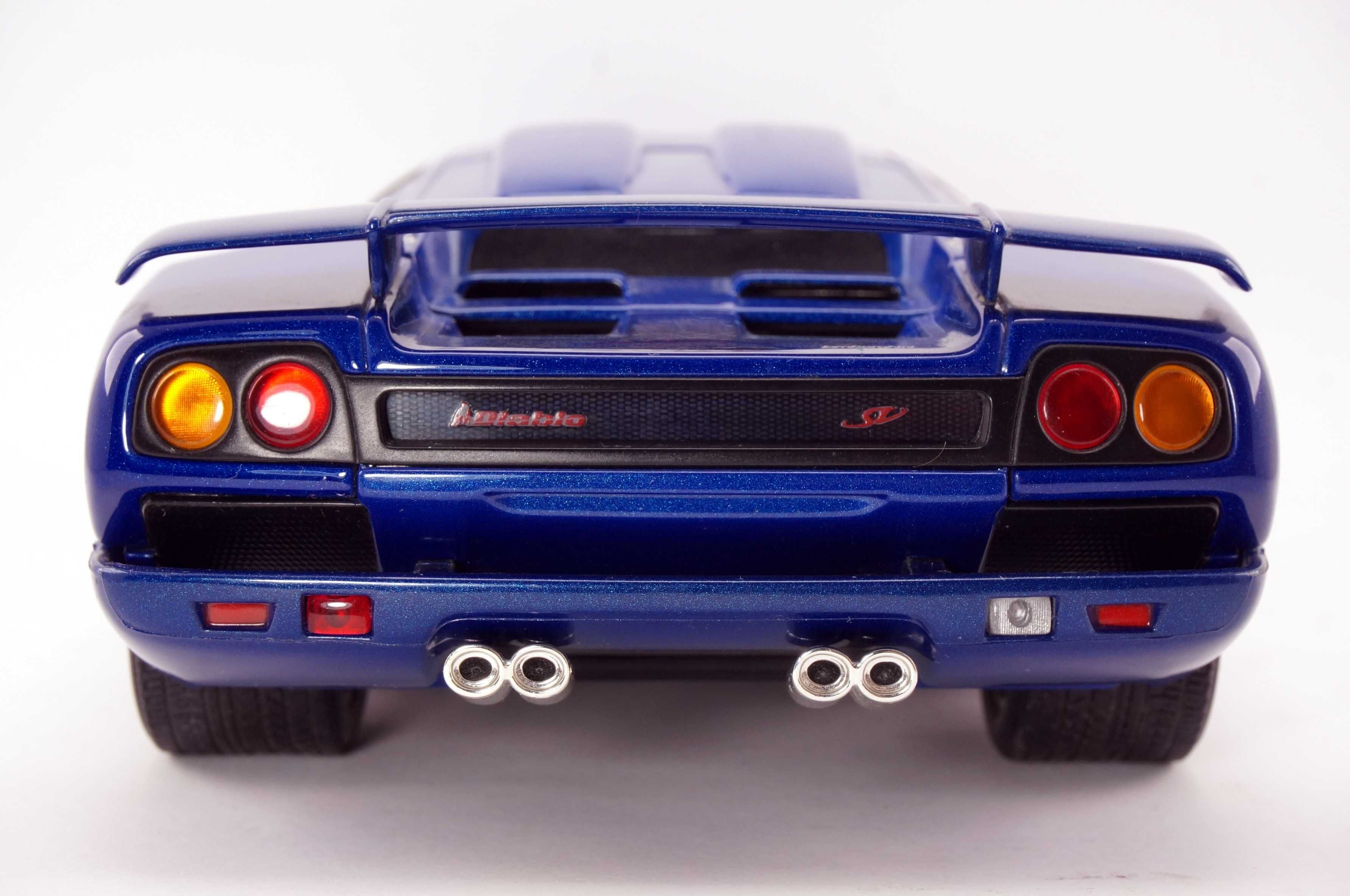 Модель AUTOart 1:18 Lamborghini Diablo SV (1995) Blue/Red