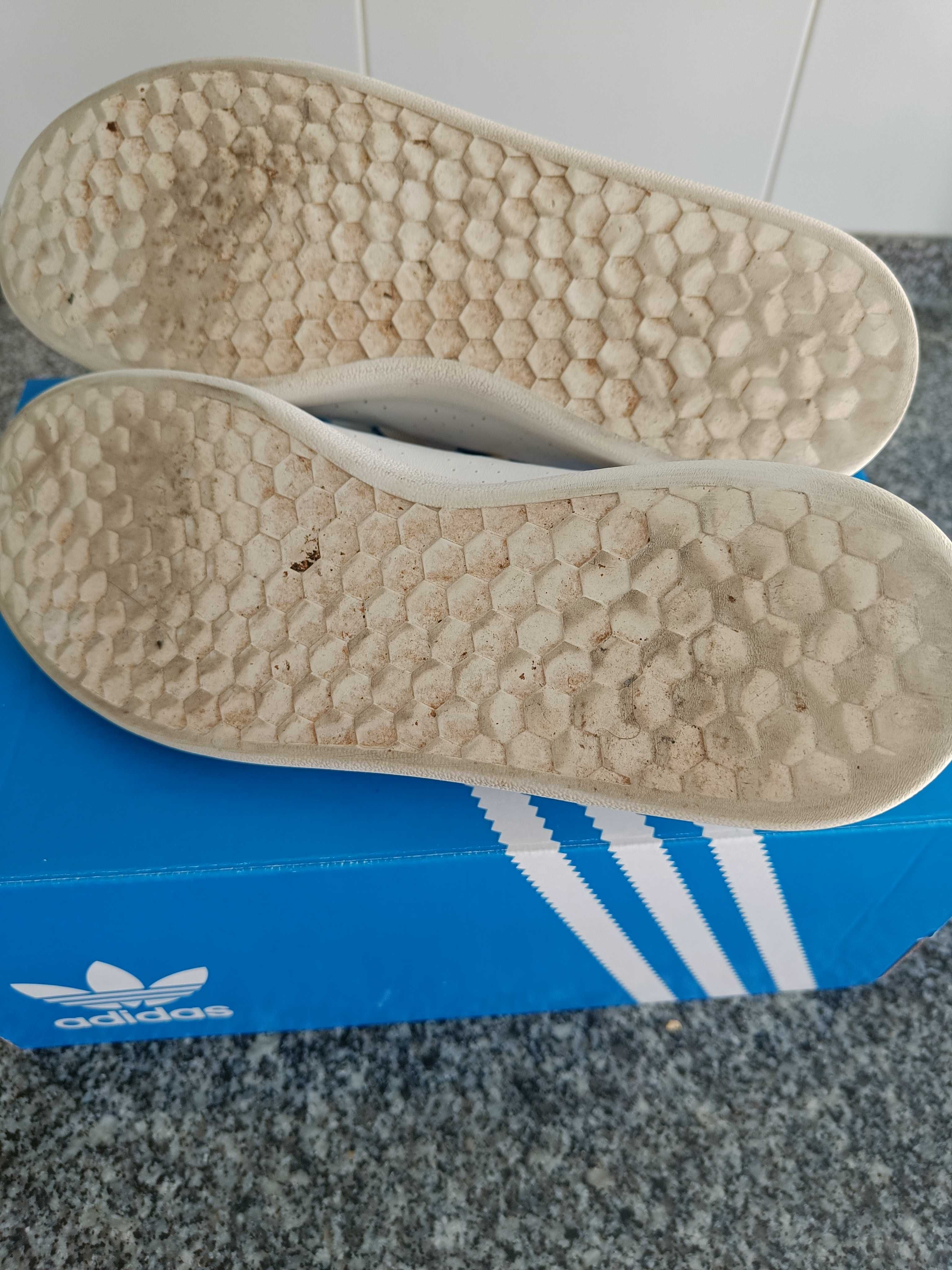 Ténis adidas em bom estado n. 38 2/3 (23,8 cm)
