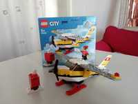 LEGO CITY 60250 Samolot pocztowy z listonoszem