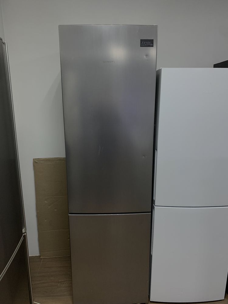 Холодильник з морозильною камерою Siemens 2 м