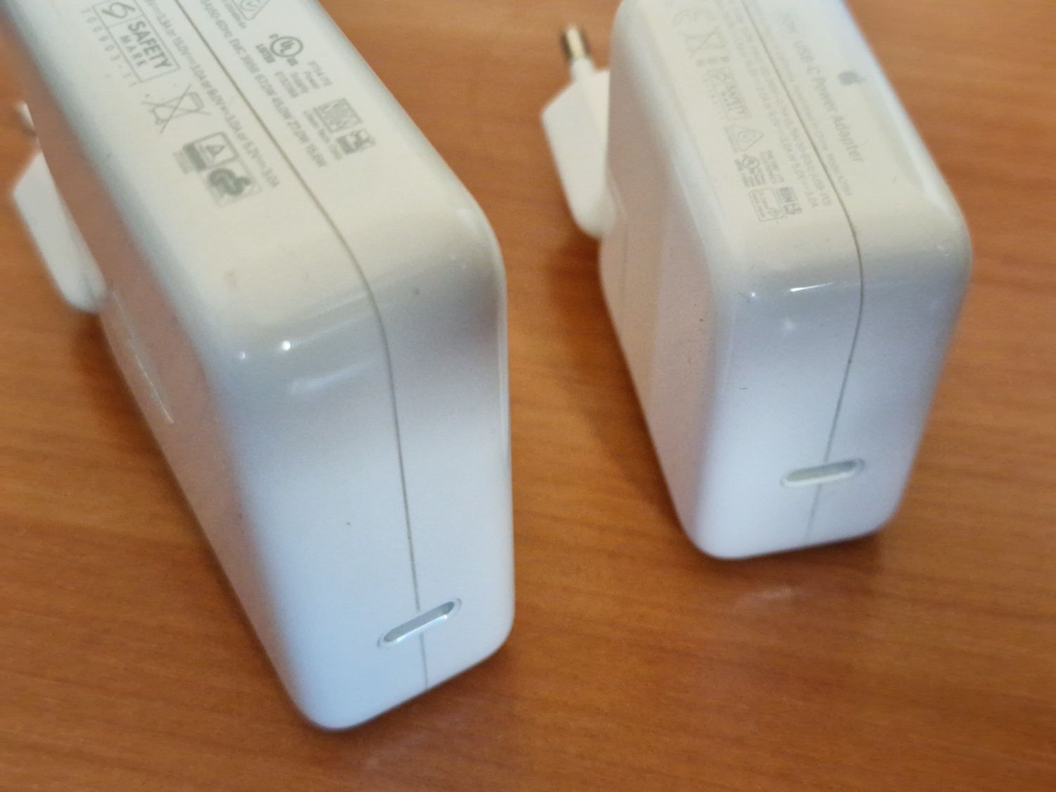 Оригінальний зарядний Apple 67w