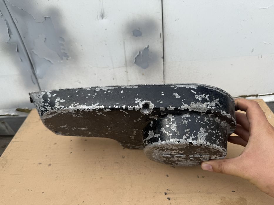 Pokrywa dekiel osłona zapłonu silnika prawa MZ ETZ 250, 251 wysyłka