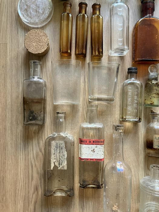 Frascos antigos farmacia e perfumes -