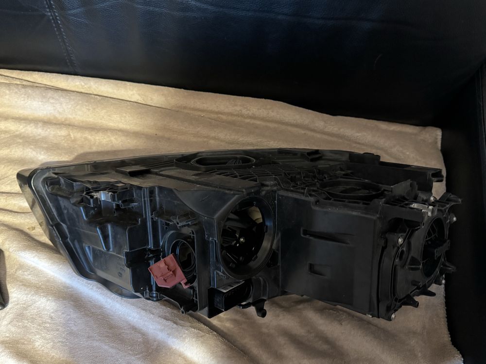 Audi A8 D4 Lift lampy przod matrix full led USA komplet