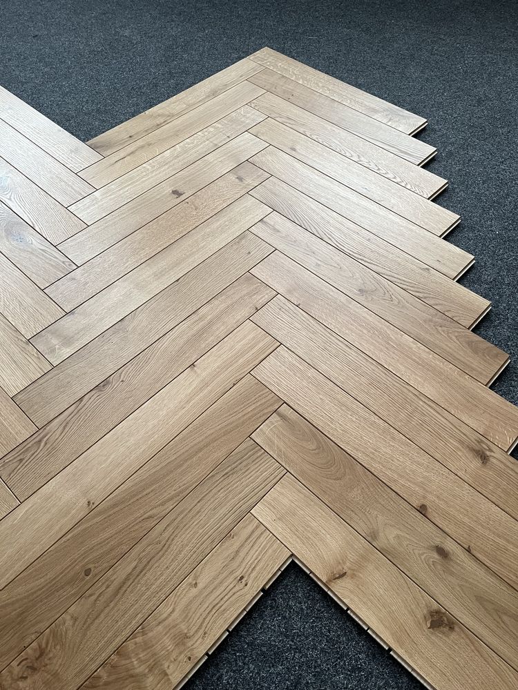 Podłoga Drewniana Jodełka Dąb Rustic, 4faza, 15x90x600mm, Olejowosk UV