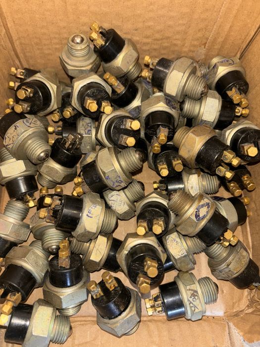 Выключатель света заднего хода и блокировки МОД КАМАЗ, ГАЗ, ЗИЛ