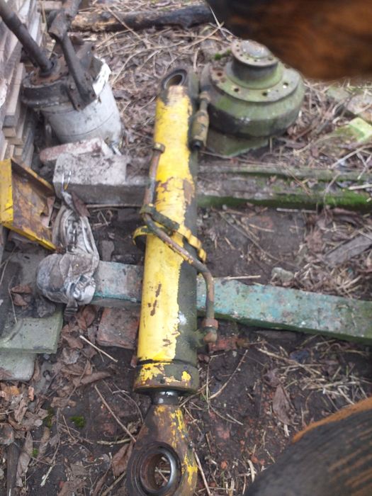 Silownik warynski k 406 k408 główny