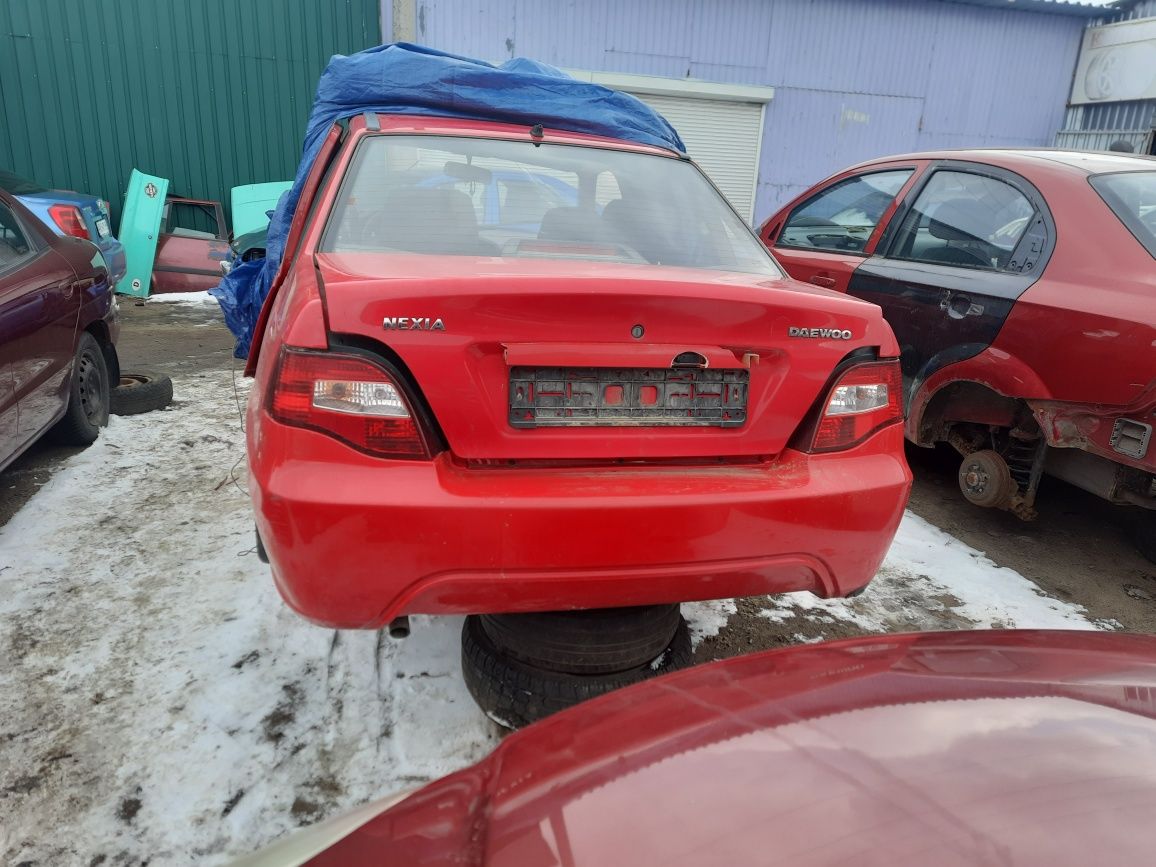 В разборе Daewoo Nexia N 100 ,н 100 хэтчбек, N 150.