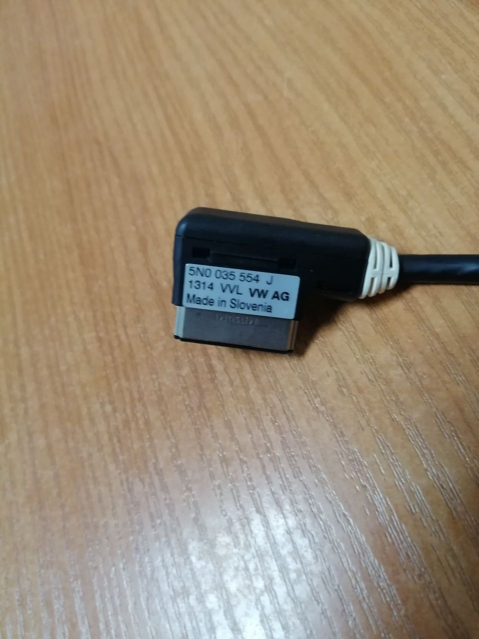 Адаптер VAG (5N0 035 554 J) - кабель iPhone media