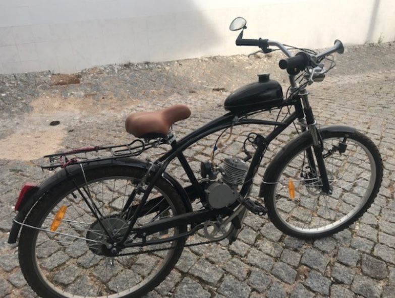 Montagem de bicicletas com motor (a sua escolha)