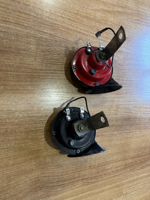 Продам автосигнал бу. Голосний та чіткий. Легко монтується. Гарний зву