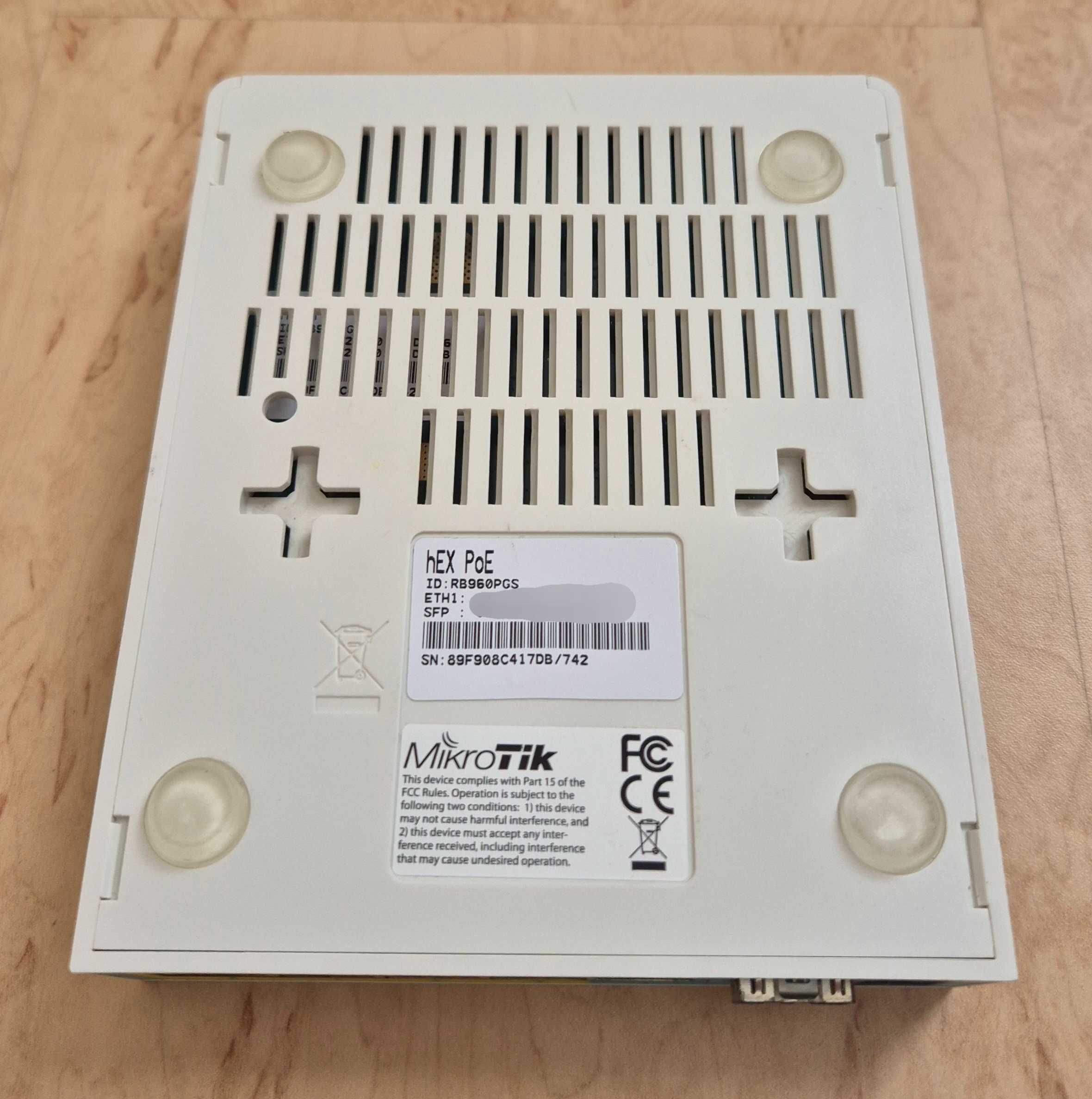 Маршрутизатор (роутер) Mikrotik hEX PoE (RB960PGS)