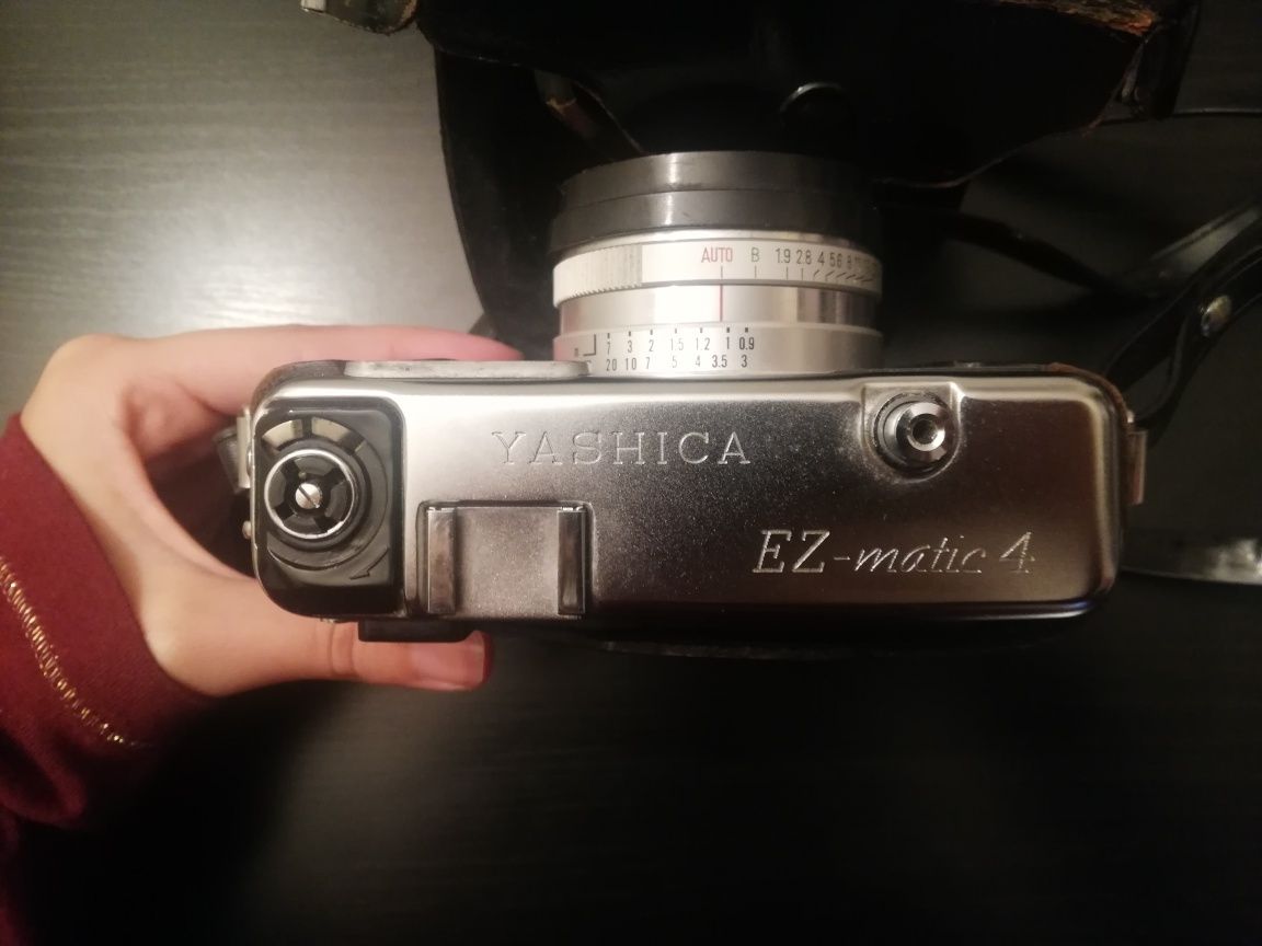 Máquina fotográfica Yashica