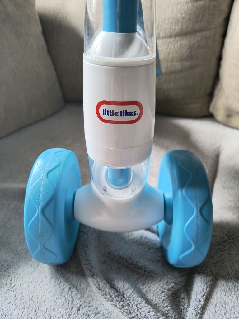 Jezdzik little tikes niebieski rowerek dla dziecka