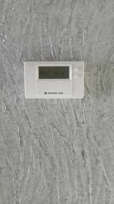 Продам вінілові шпалери на флізеліновій основі Duka Fountain