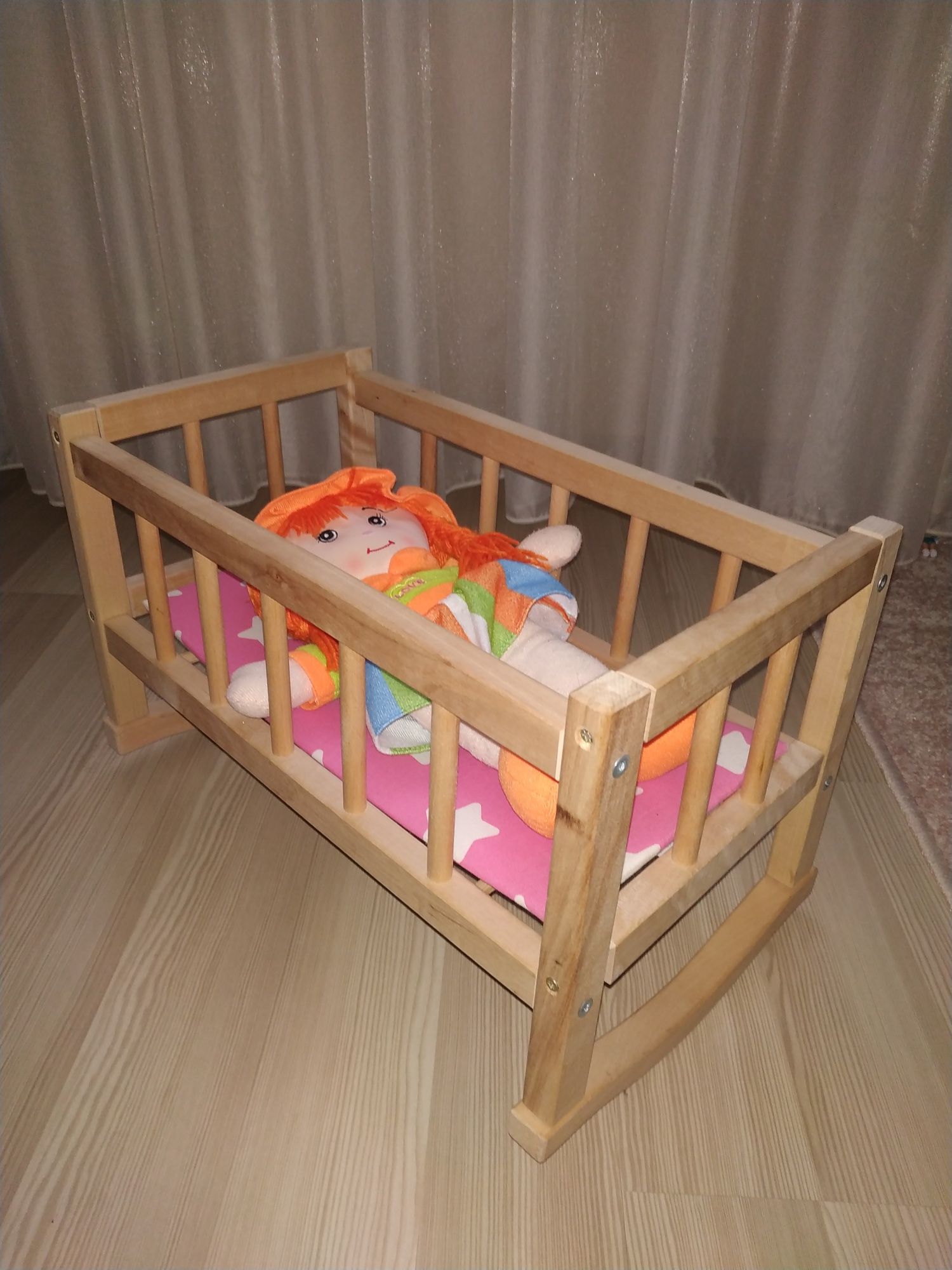 Ліжко для ляльок