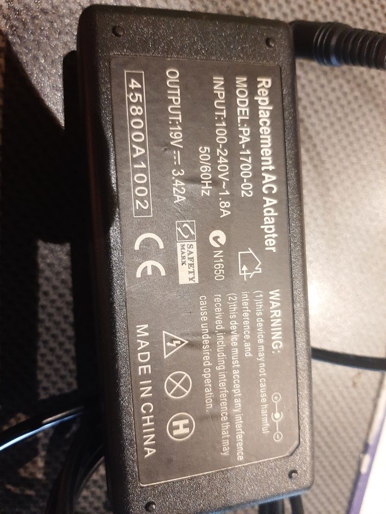 Zasilacz ładowarka laptopa 19V 3,42A