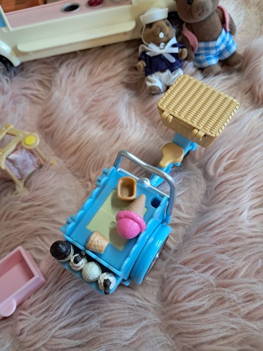 Samochód z lodami Sylvanian Families