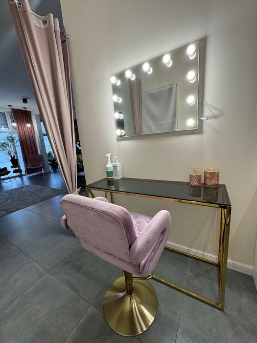 Sprzedam stanowisko makijażowe/do stylizacji brwi