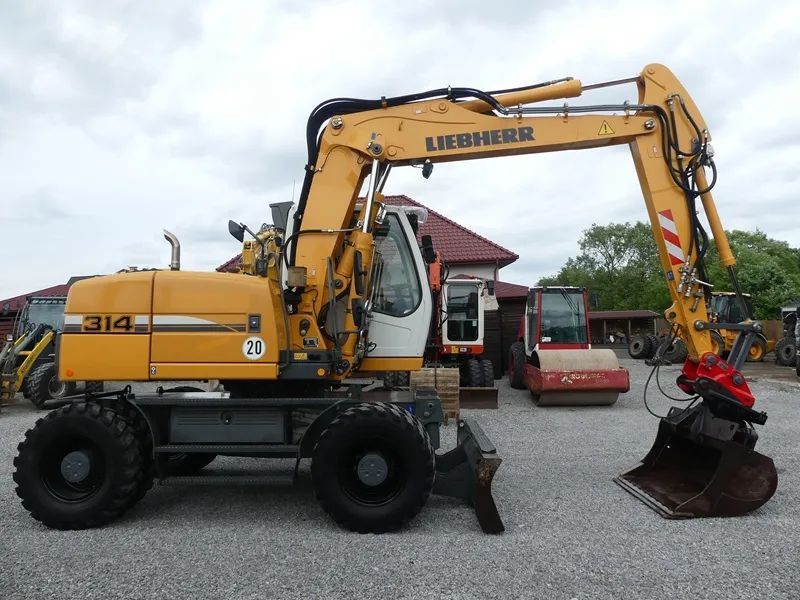 Liebherr A314-2 Z Niemiec / Tylko 12.200mtg / 2szt /  Stan BDB / Ładnie utrzymany / 316 900 / 914 912 / 312 311 / 313 315 /