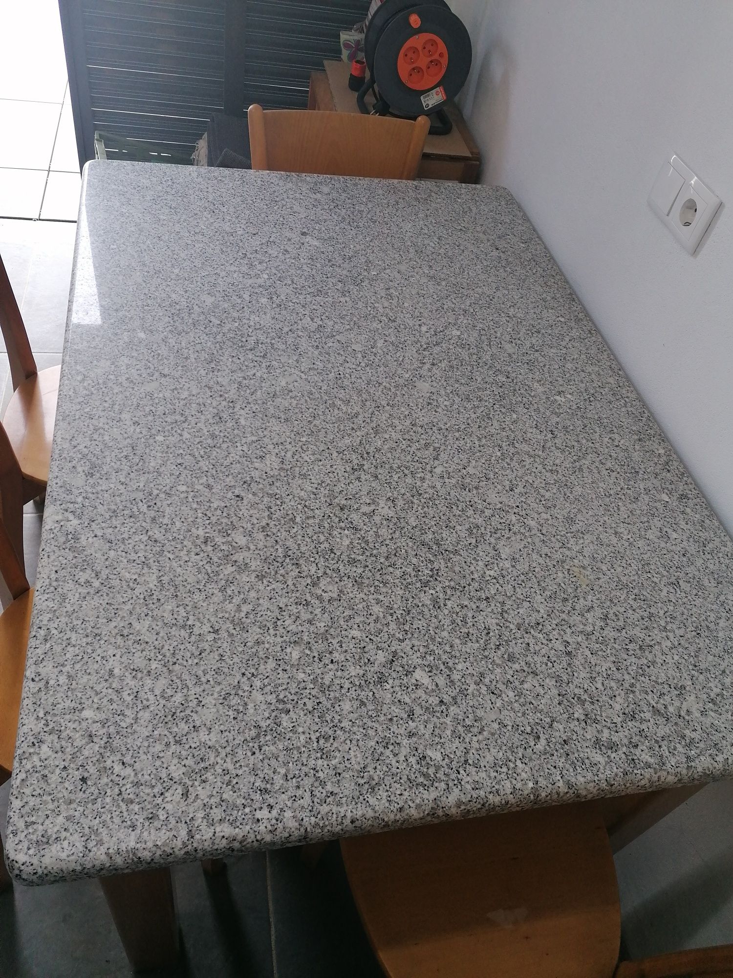 Mesa + 4 cadeiras