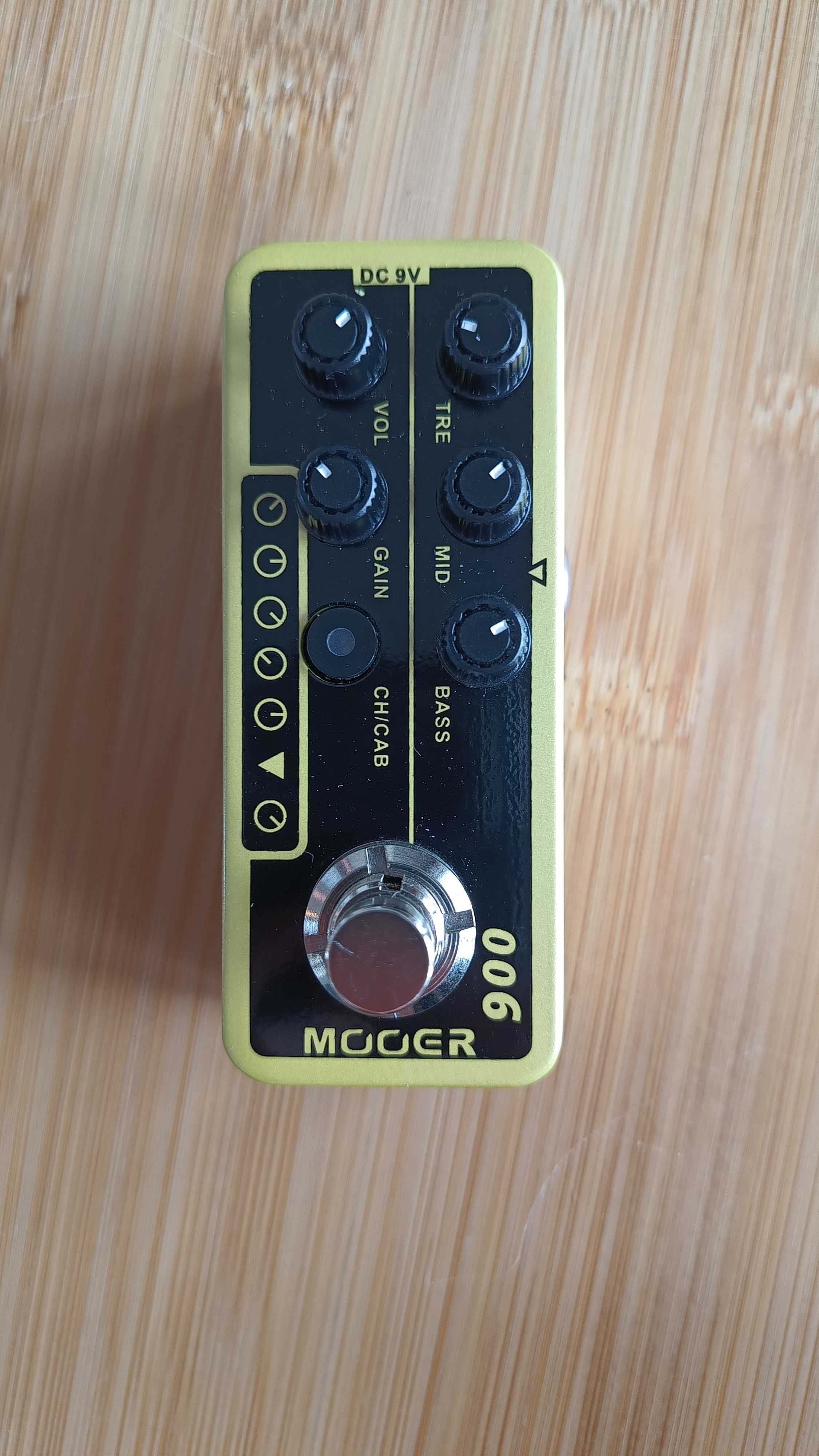 Mooer 006 US Classic Deluxe - Preamp gitarowy