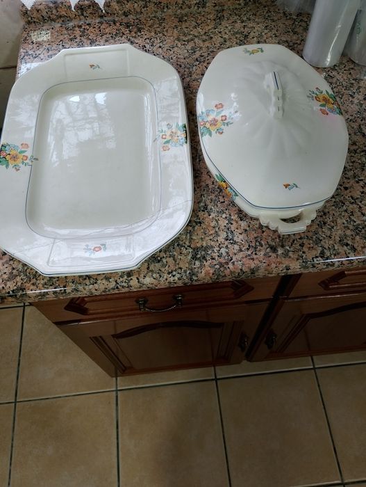 Terrina e travessa muito antiga