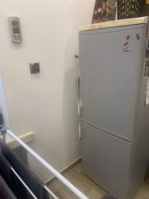 Lodówka  do oddania dziala odbior  w poniedzialek