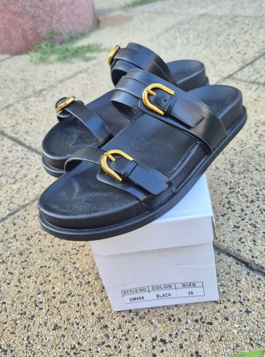 Czarne klapki Vices z dwoma paskami i klamrami Nilissea rozm 39, nowe