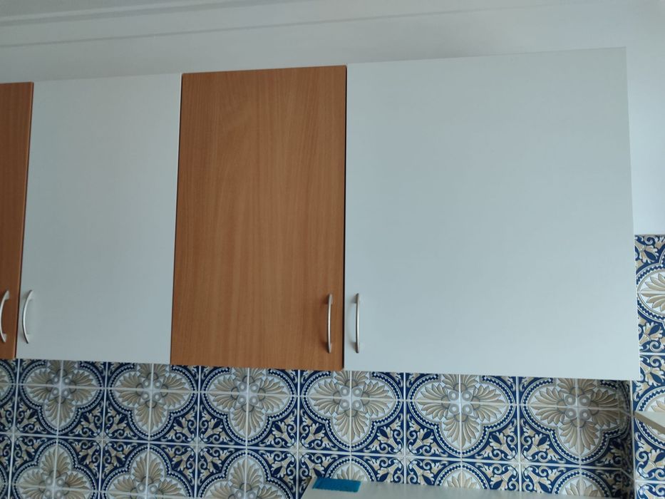 Móveis de cozinha com balcão incluído