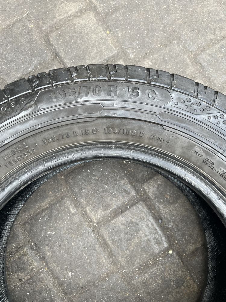 195/70/R15c (4) Continental