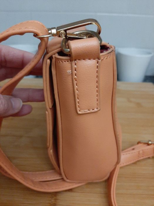 Mala tiracolo com entrançado