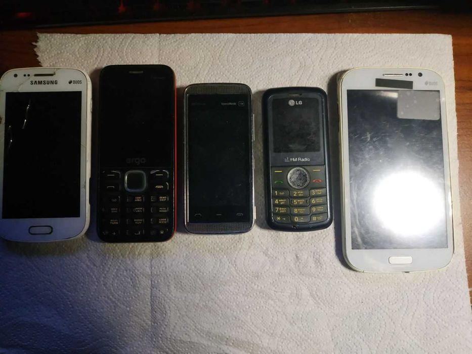 мобильные телефоны (за все)