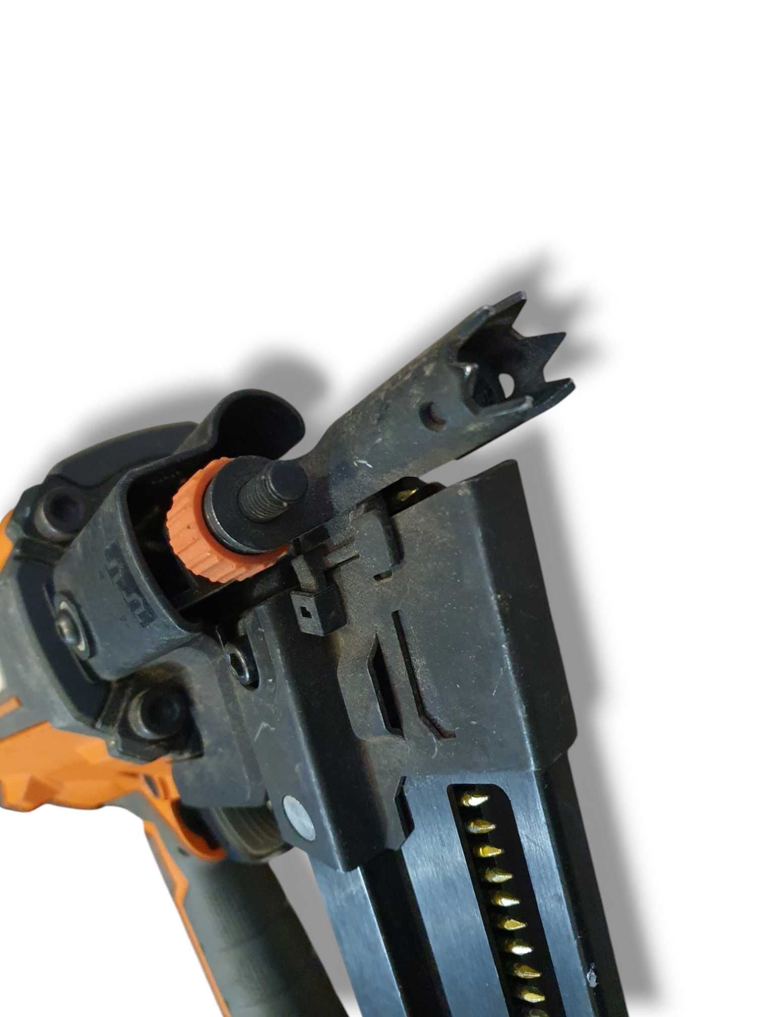 Gwoździarka pneumatyczna RIDGID R250SFF