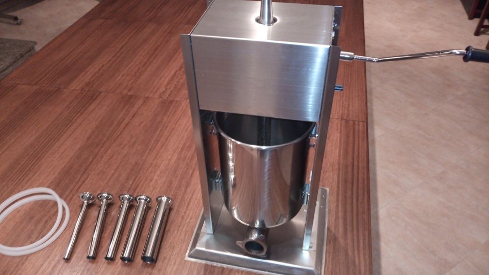 Máquina para enchidos 10 litros em inox