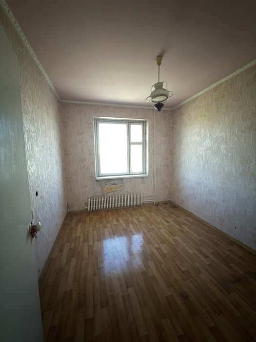 4 кімнатна під ремонт,Осипенківський