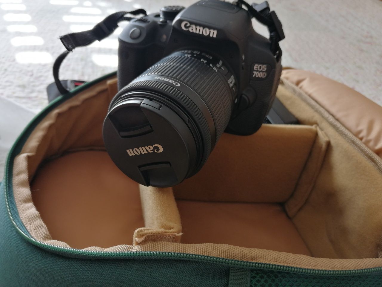 Canon EOS700 como nova