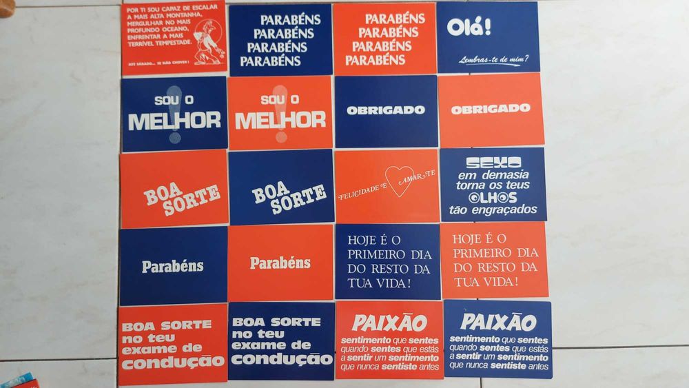 Cartões postais e cartões com frases