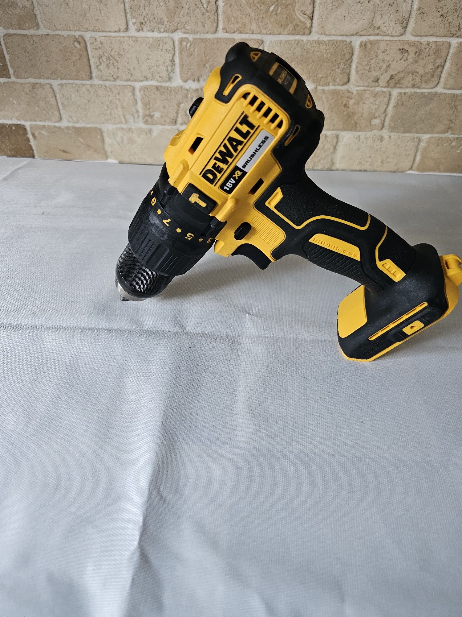 DeWALT DCD778 Udarowa 65Nm Aku XR 18V 2-BIEGI