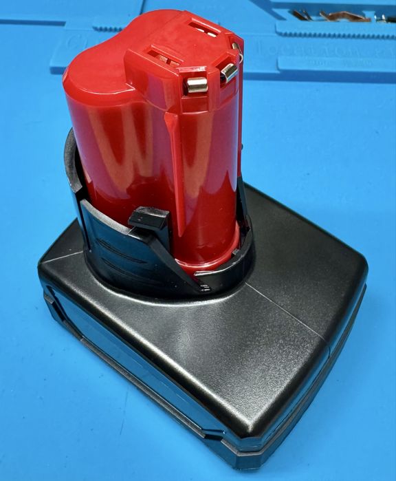 Аккумулятор Milwaukee M12  6A.