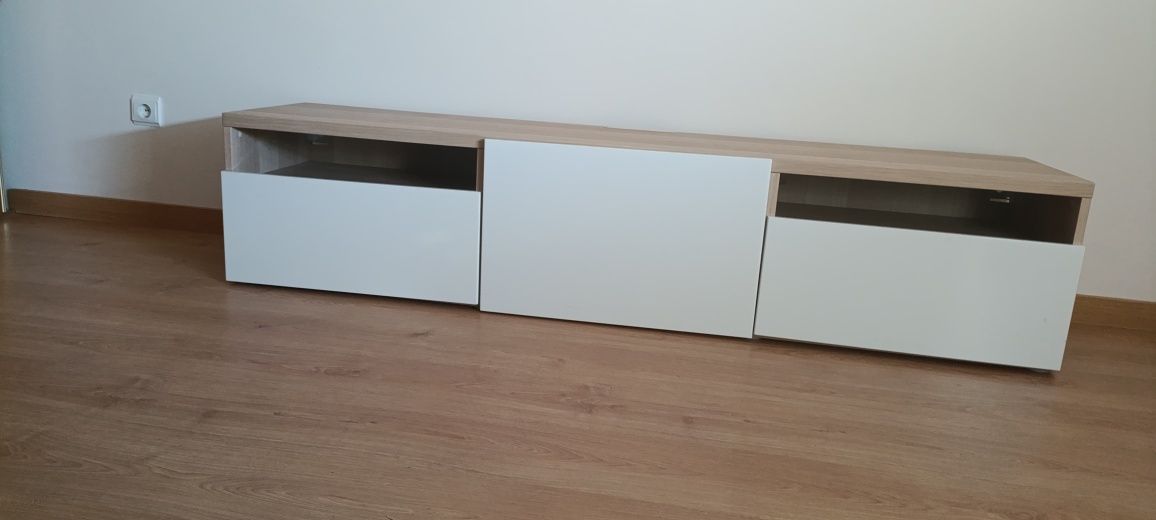 Móvel de Tv e mesa de centro