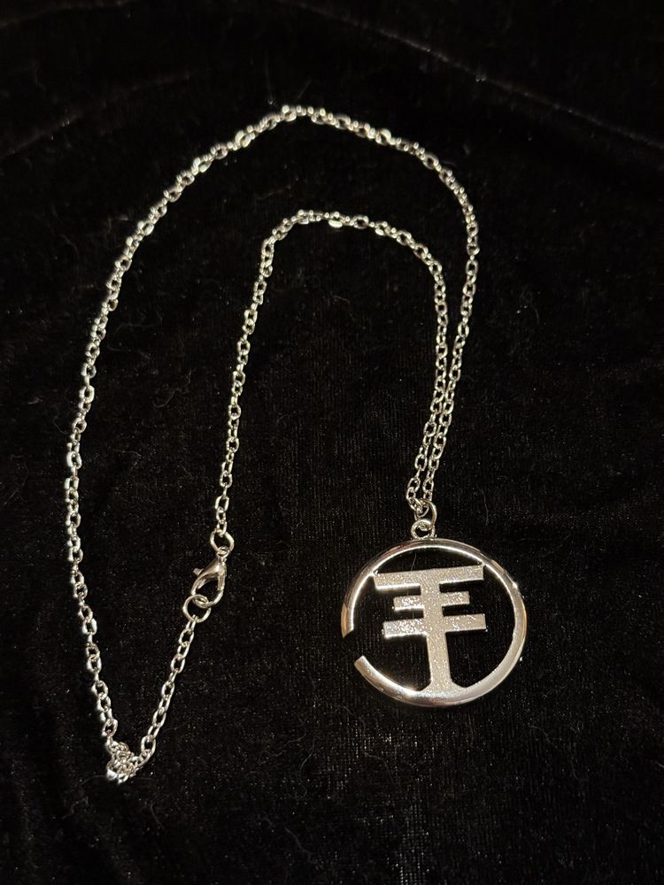 Naszyjnik łańcuszek z logo Tokio Hotel – srebrny