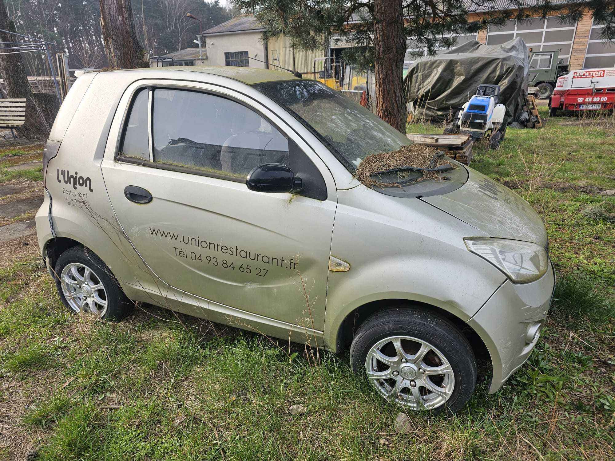 Sam elektryczny uszkodzony silnik i baterie