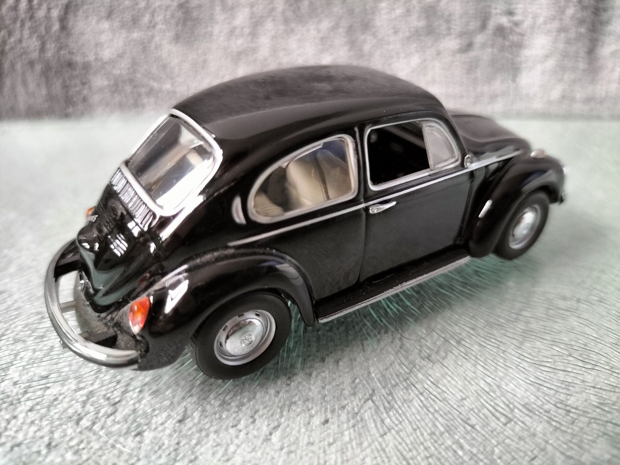 Minichamps VW 1302/1303 metal1:43 kolekcjonerski model samochodu