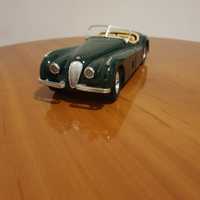 Bburago jaguar cabrio 1:24