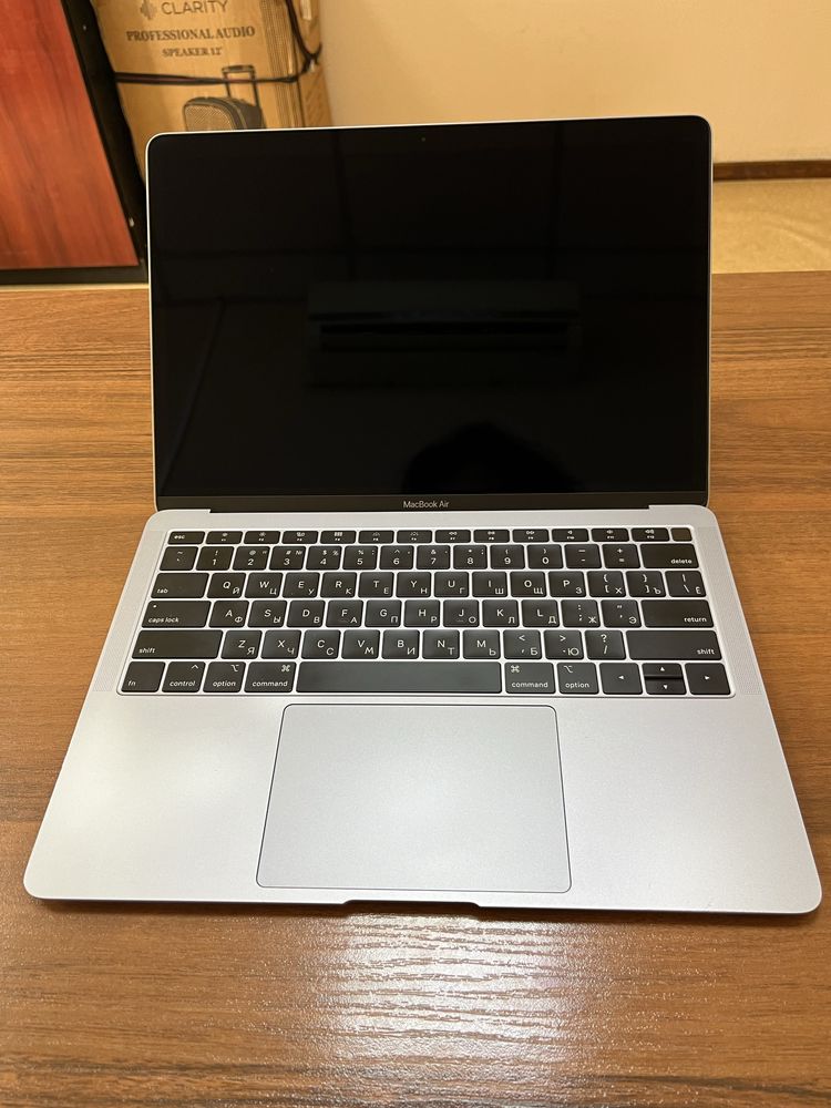 MacBook Air 2018 8/256