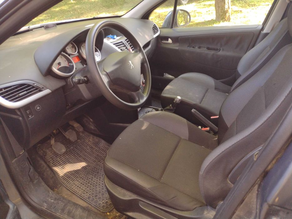 Peugeot 207 od emeryta