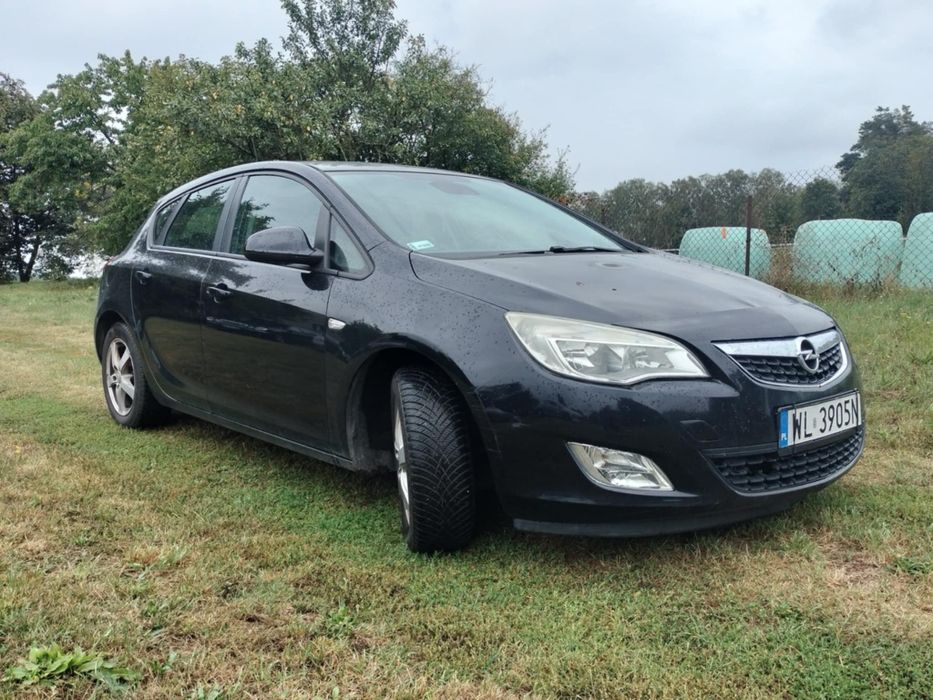 Sprzedam Opla Astrę J 1.7dtci 2010 rok