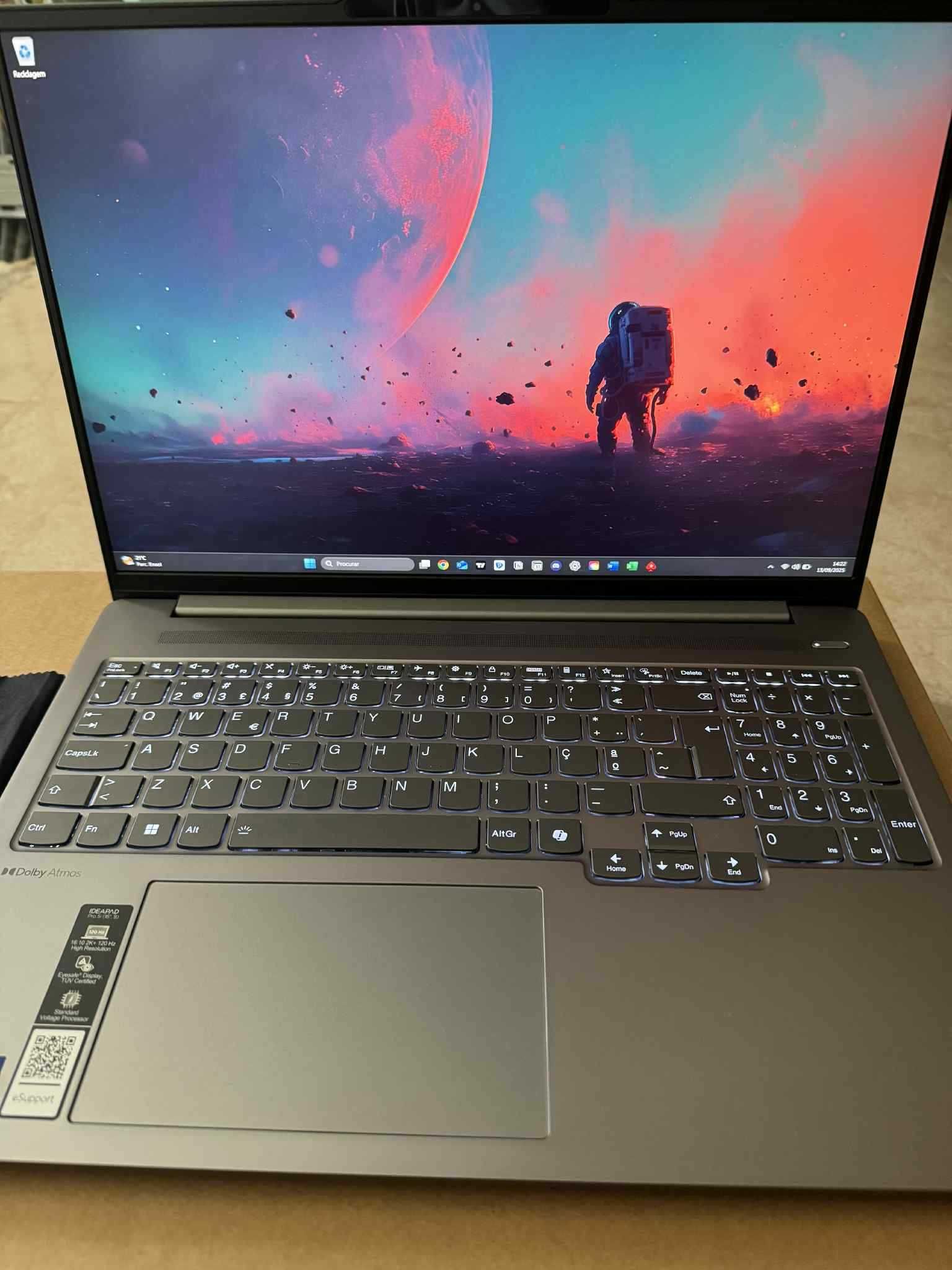 Portátil Lenovo IdeaPad Pro 16" Arctic Grey + Acessórios (NOVO)